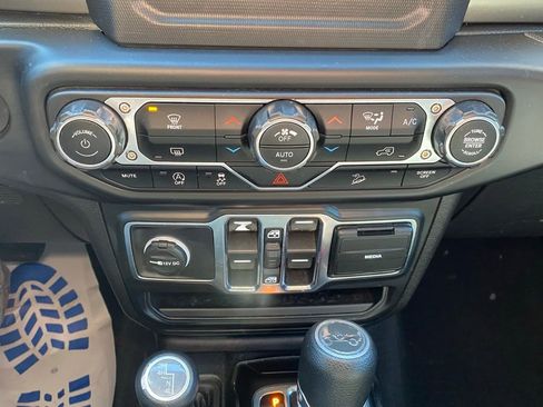 Used 2020 Jeep Wrangler Unlimited Sport image 26