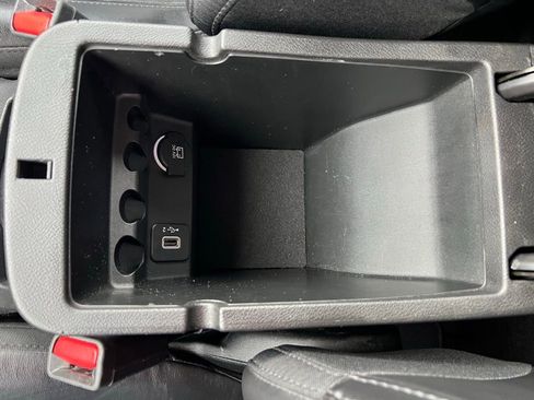 Used 2019 Jeep Cherokee Limited image 27