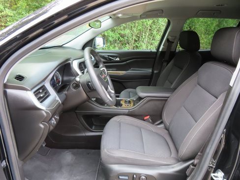 Used 2023 GMC Acadia SLE w/ Driver Convenience Package image 27