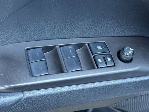 Certified 2022 Toyota Camry SE image 15