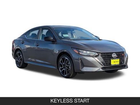 Used 2025 Nissan Sentra SR image 2