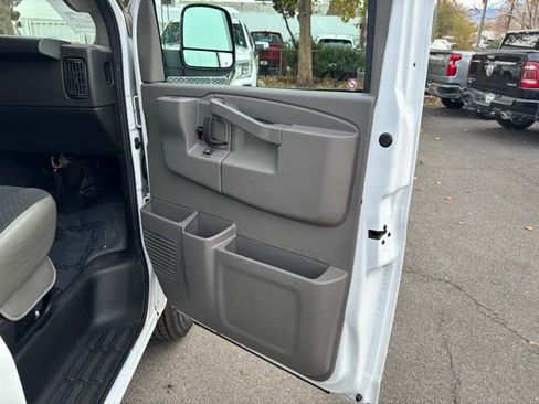 Certified 2022 GMC Savana 2500 w/ Driver Convenience Package image 23