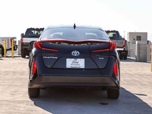 Used 2022 Toyota Prius Prime XLE FWD image 5