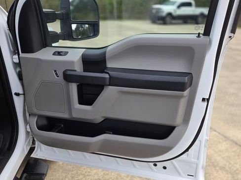 Used 2019 Ford F250 XL w/ Power Equipment Group image 14