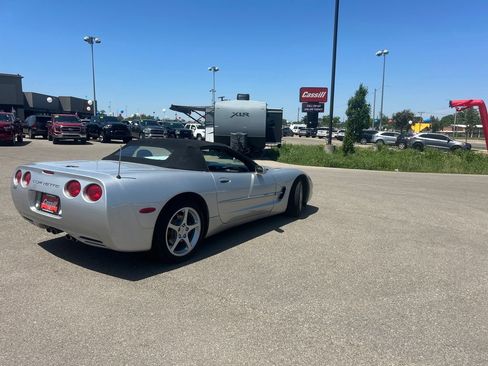 Used 2001 Chevrolet Corvette Convertible w/ Preferred Equipment Group2 RWD image 32