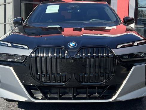 Used 2023 BMW i7 xDrive60 image 13