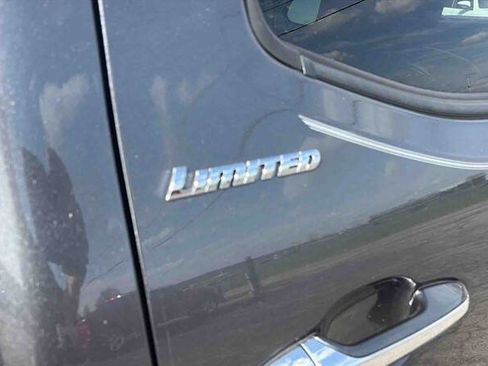 Used 2018 Toyota Tacoma Limited image 9