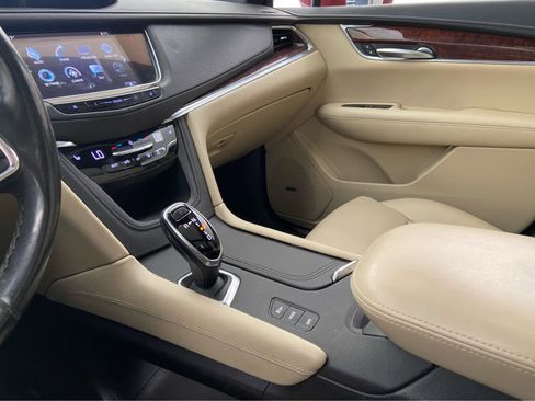 Used 2019 Cadillac XT5 Luxury image 35