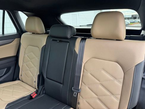 New 2026 Volkswagen Atlas Cross Sport SE image 21