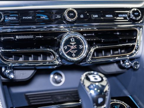 Certified 2024 Bentley Flying Spur V8 AWD/4WD image 43