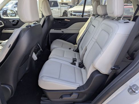Certified 2025 Lincoln Aviator Reserve w/ Illumination Package RWD image 8