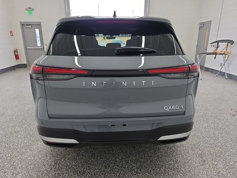 Certified 2026 INFINITI QX60 Luxe w/ Cargo Package AWD/4WD image 4