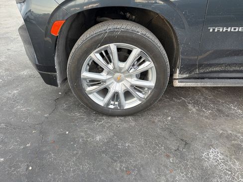 Used 2021 Chevrolet Tahoe High Country w/ Premium Package image 2