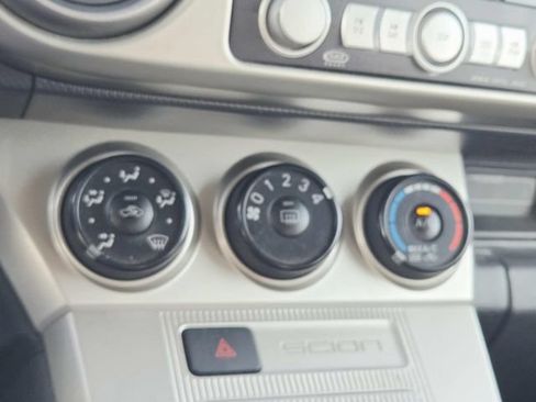 Used 2008 Scion xB FWD image 16