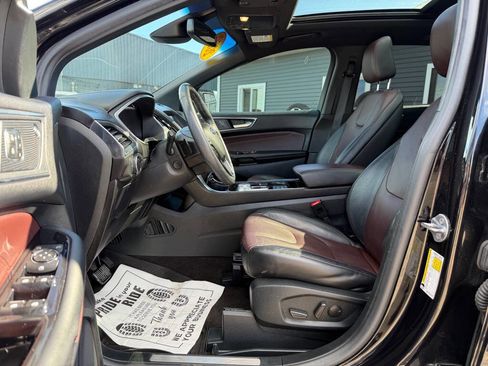 Used 2020 Ford Edge Titanium w/ Equipment Group 301A image 12
