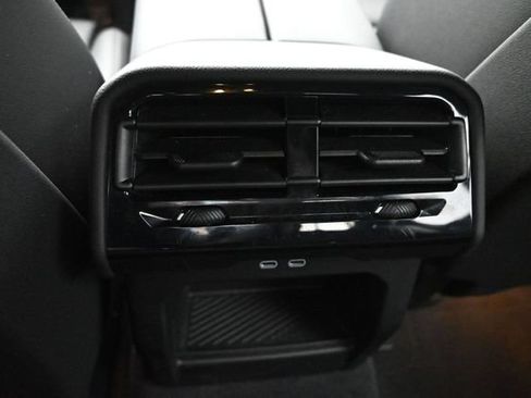 Used 2025 BMW i5 eDrive40i w/ Premium Package RWD image 16