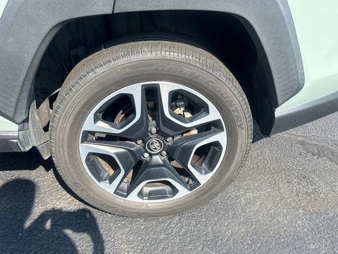 Used 2020 Toyota RAV4 Adventure AWD/4WD image 4