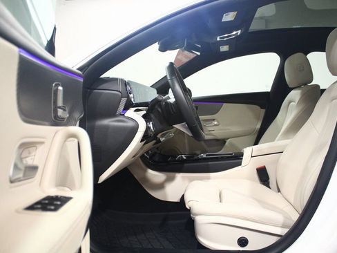 Certified 2025 Mercedes-Benz CLA 250 4MATIC image 18