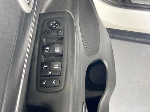 Used 2020 Jeep Grand Cherokee Limited image 18