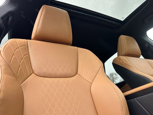 Certified 2024 Lexus RX 350 w/ Convenience Package image 19