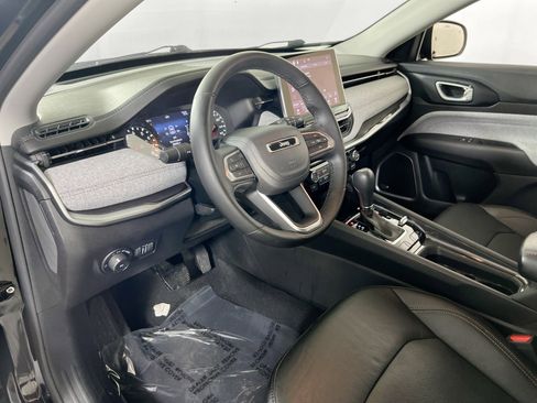 Used 2022 Jeep Compass Latitude w/ Sun and Sound Group image 9