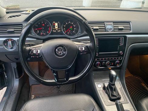 Used 2017 Volkswagen Passat 1.8T SE image 30