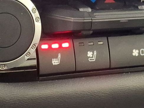 Used 2023 Toyota Tundra Platinum image 19