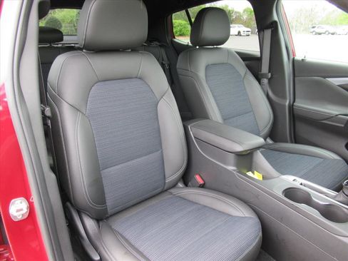 Used 2025 Buick Envista Preferred w/ Convenience I Package image 9