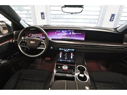 Used 2025 Cadillac Escalade Sport Platinum AWD/4WD image 8