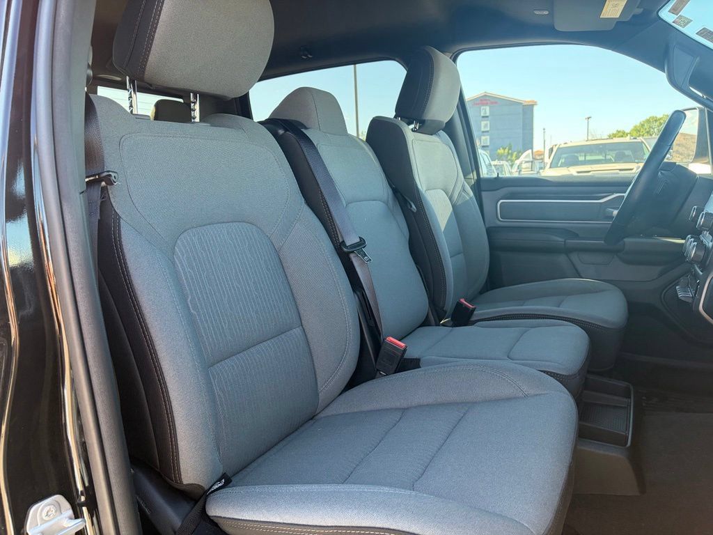 Used 2022 RAM 1500 Big Horn AWD/4WD image 39