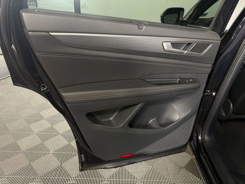Used 2025 Volkswagen Atlas Cross Sport SE AWD/4WD image 26
