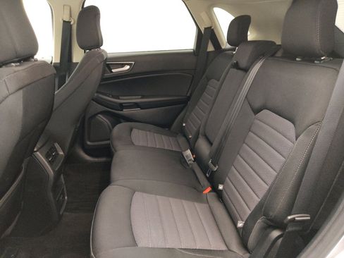 Used 2020 Ford Edge SE FWD image 18