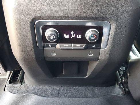Used 2021 Chevrolet Tahoe Z71 w/ Z71 Signature Package AWD/4WD image 12