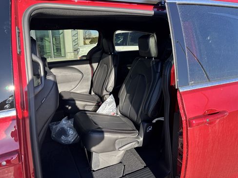 New 2026 Chrysler Voyager LX image 13