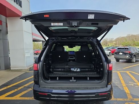 Used 2026 Toyota Sequoia Platinum image 5