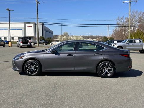 Used 2023 Lexus ES 250 w/ Premium Package image 2