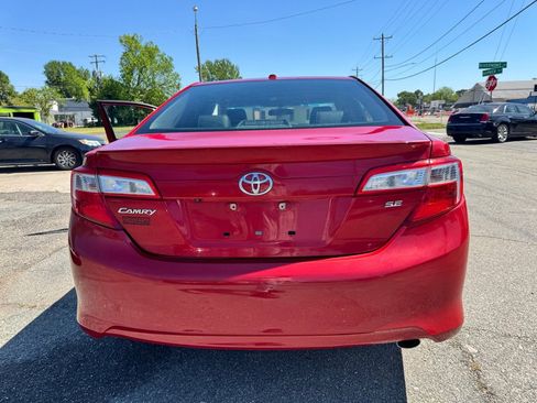 Used 2014 Toyota Camry SE FWD image 6