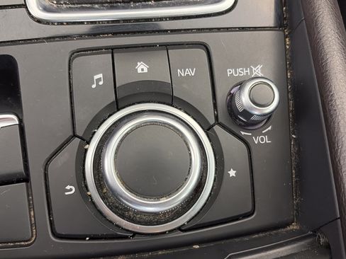 Used 2018 MAZDA MAZDA3 Touring FWD image 23