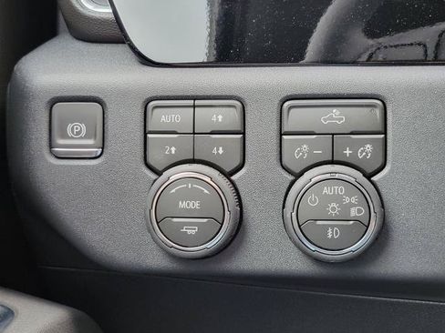 New 2026 Chevrolet Silverado 1500 RST w/ Z71 Off-Road Package AWD/4WD image 13