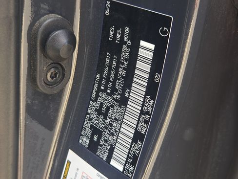 Used 2024 Toyota 4Runner SR5 AWD/4WD image 26