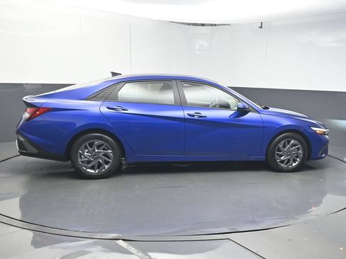 Used 2024 Hyundai Elantra SEL FWD image 8