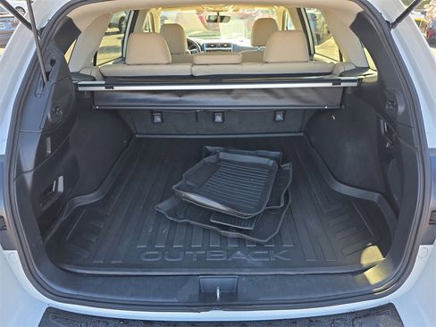 Used 2019 Subaru Outback 2.5i Limited w/ Popular Package #2 image 8