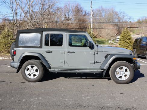 Used 2022 Jeep Wrangler Unlimited Sport image 8