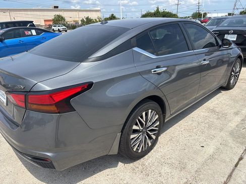 Used 2024 Nissan Altima 2.5 SV FWD image 4