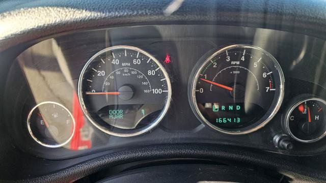 Used 2013 Jeep Wrangler Unlimited Sahara AWD/4WD image 17