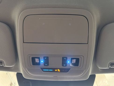 Used 2023 Ford Explorer XLT w/ Equipment Group 202A image 39