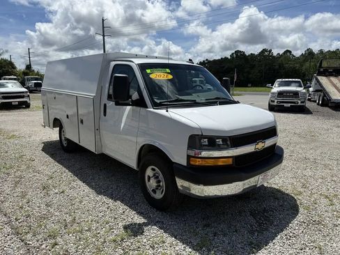 Used 2021 Chevrolet Express 3500 w/ Power Convenience Package image 3