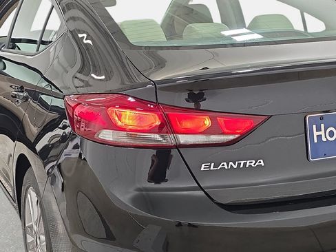 Used 2017 Hyundai Elantra Value Edition FWD image 31