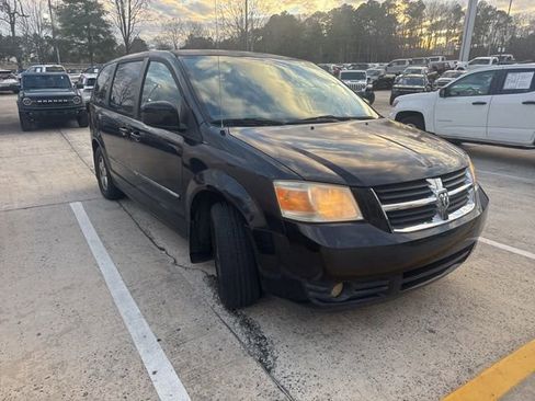 Used 2008 Dodge Grand Caravan SXT w/ Entertainment Group 2 image 5