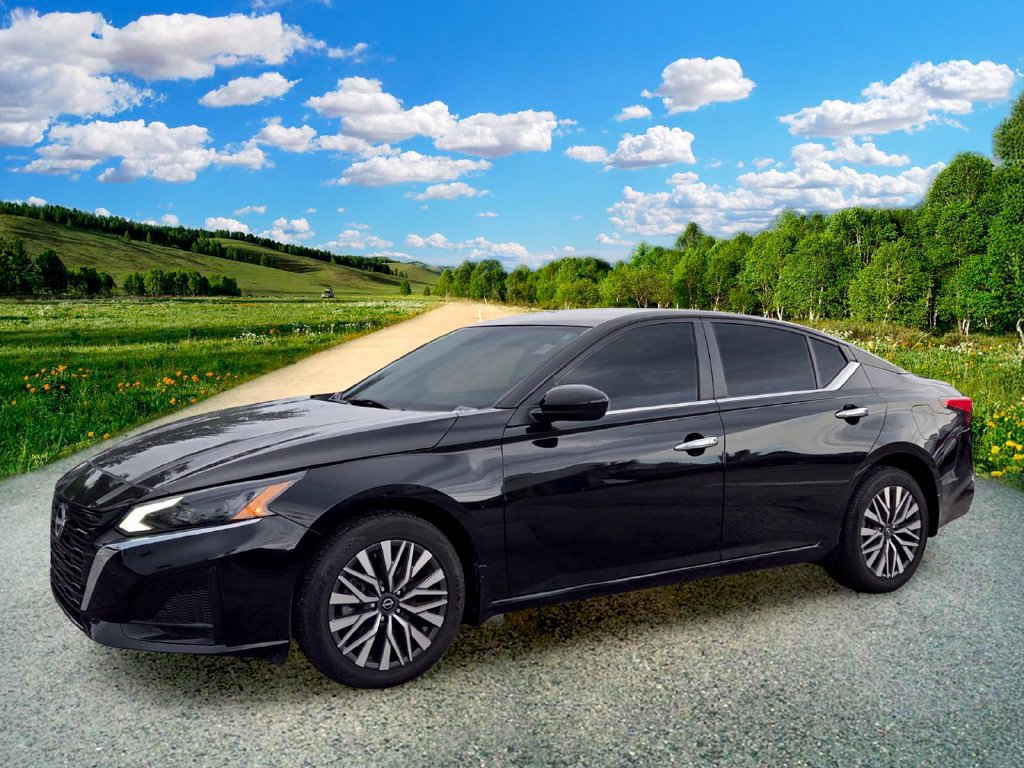 Used 2023 Nissan Altima 2.5 SV AWD/4WD image 2